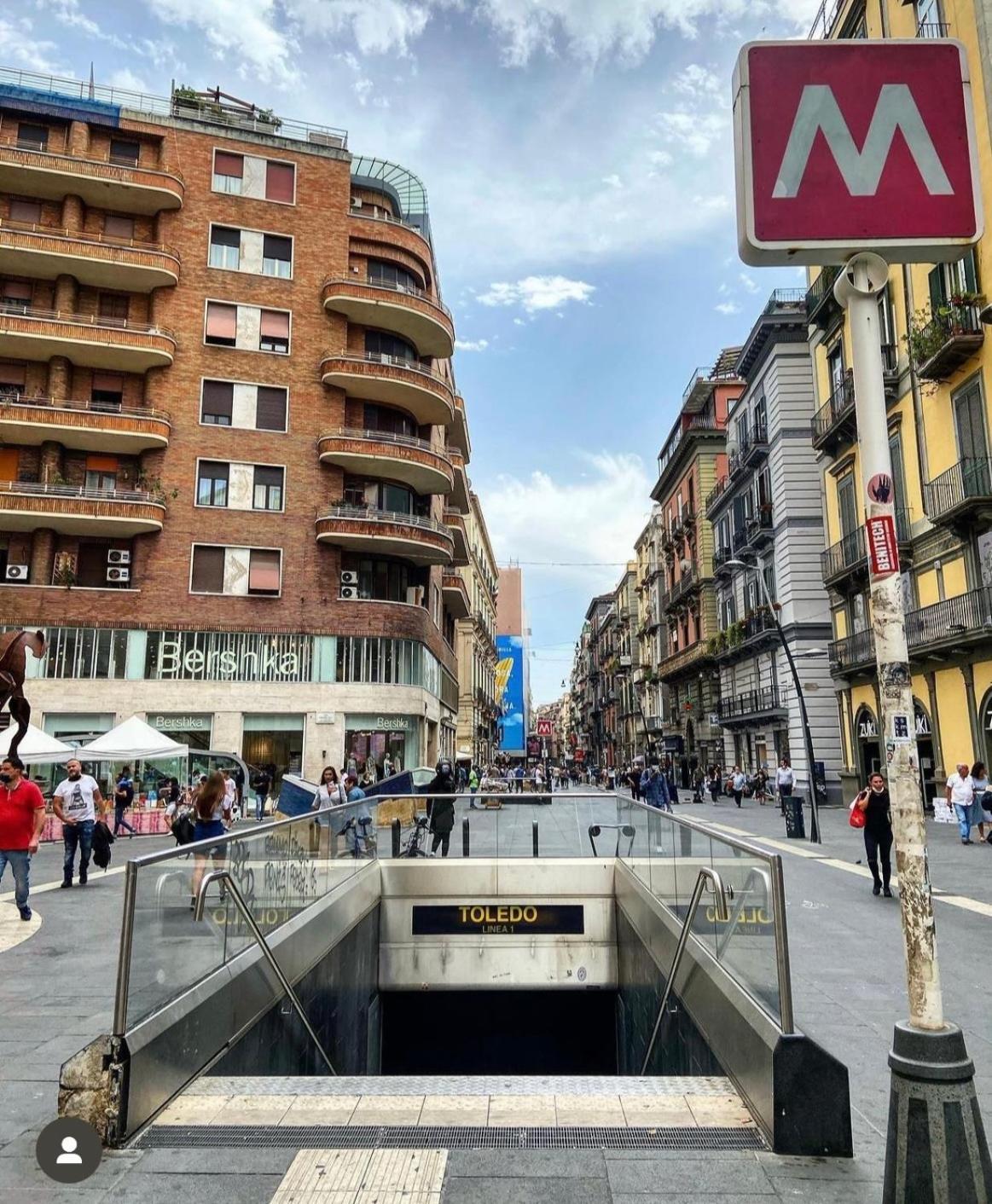 Casa Vacanza La Spagnola Napoli Dış mekan fotoğraf