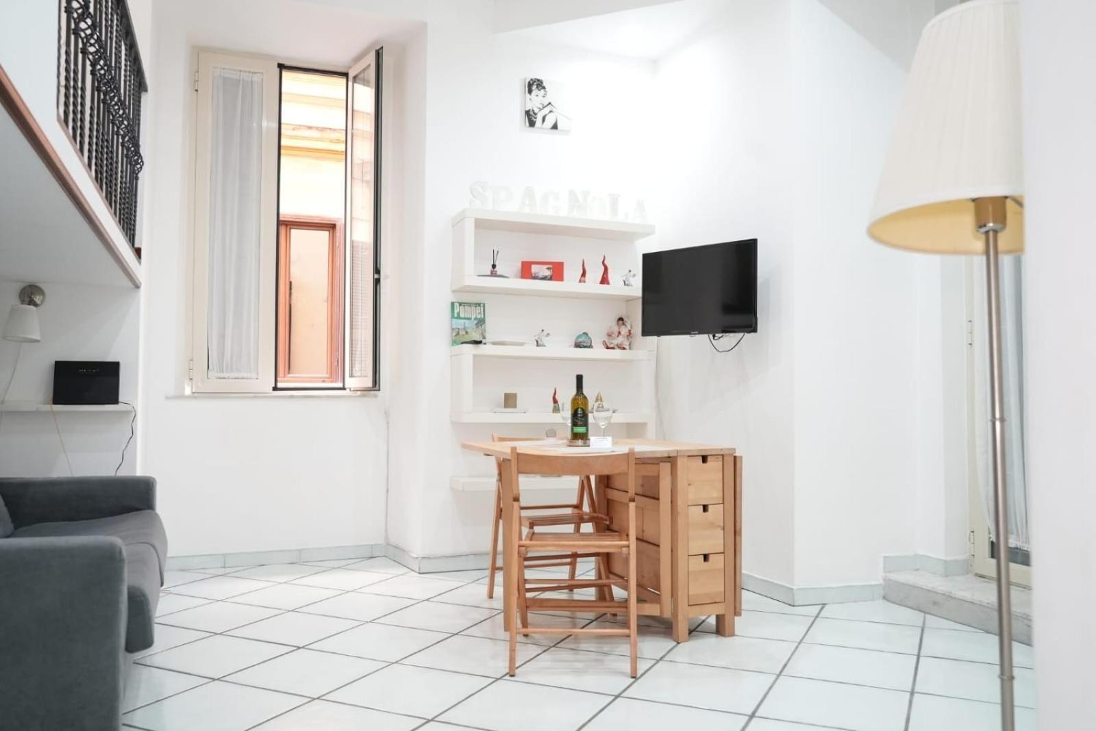 Casa Vacanza La Spagnola Napoli Dış mekan fotoğraf